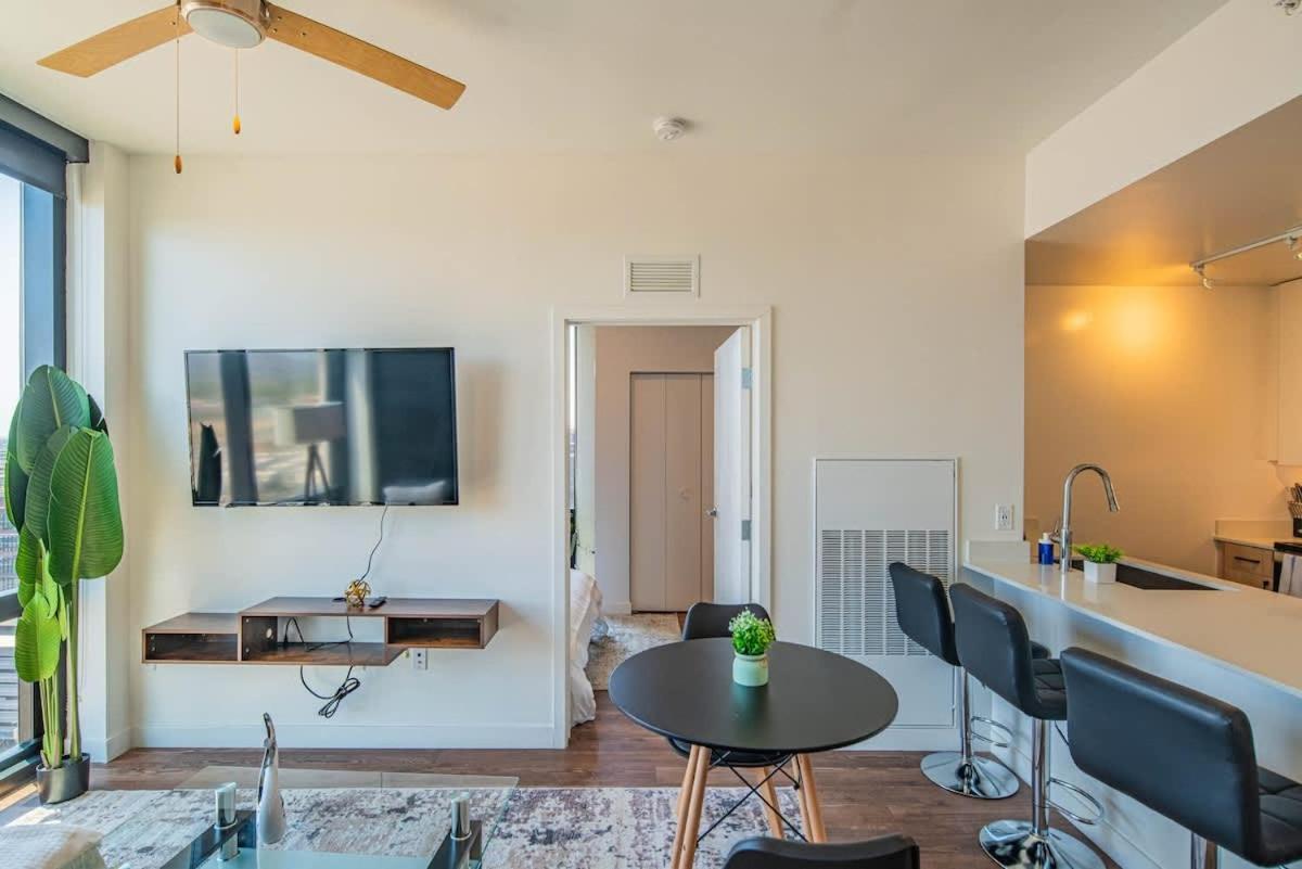 凤凰城Detailed 2Bd, Highrise Dt, Pool, Gym, Parking, Sleeps 8公寓 外观 照片